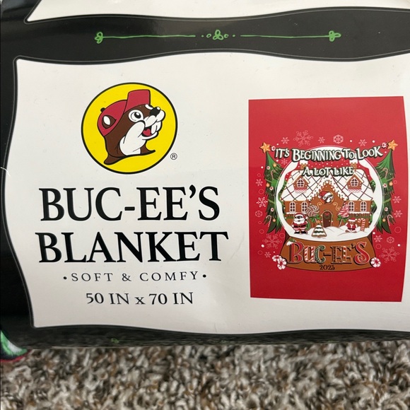 Brand new — BUC-EE’S Holiday Blanket - Red and White - Picture 2 of 7